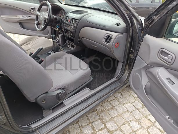 Nissan Almera II Hatchback 1.5 DCi · Ano 2003