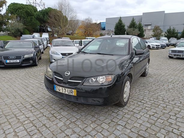Nissan Almera II Hatchback 1.5 DCi · Ano 2003