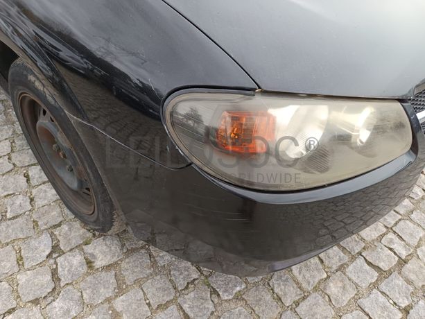 Nissan Almera II Hatchback 1.5 DCi · Ano 2003