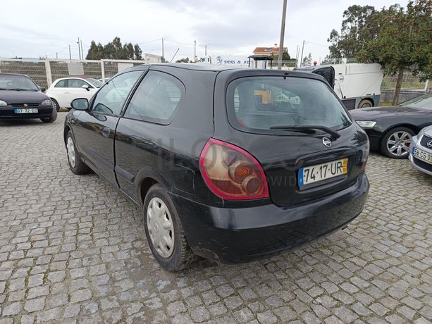 Nissan Almera II Hatchback 1.5 DCi · Ano 2003
