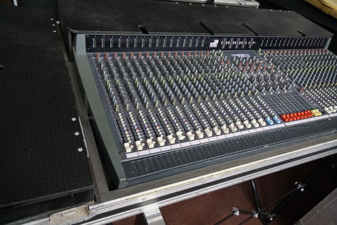 Equipamento de Som Profissional