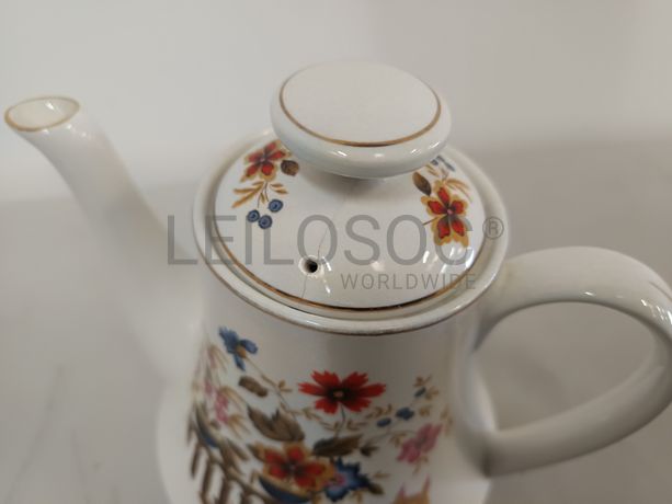 Bule de chá em porcelana