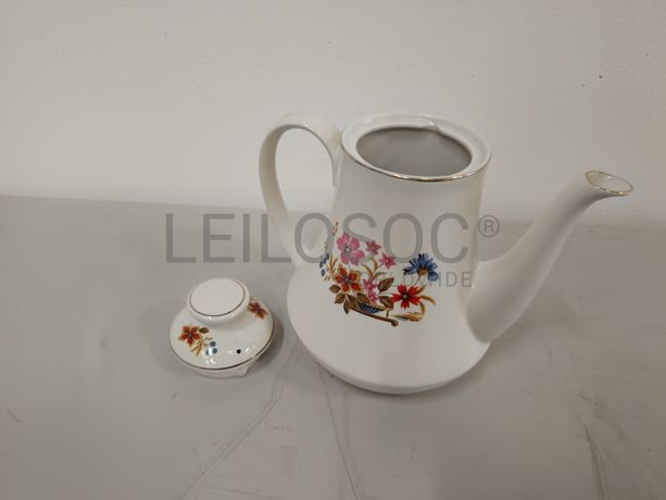 Bule de chá em porcelana