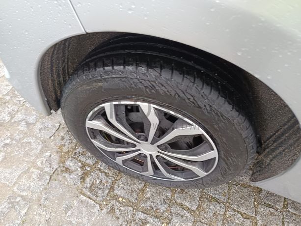 Peugeot 207 1.6 HDI · Ano 2009