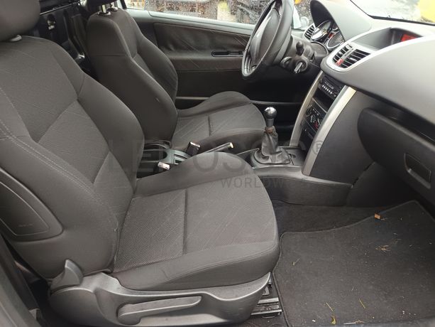 Peugeot 207 1.6 HDI · Ano 2009