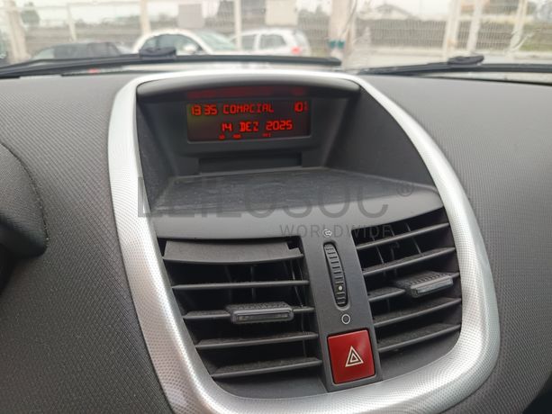 Peugeot 207 1.6 HDI · Ano 2009