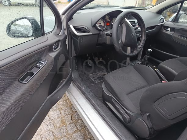 Peugeot 207 1.6 HDI · Ano 2009