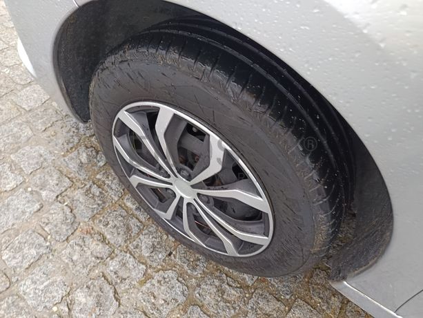 Peugeot 207 1.6 HDI · Ano 2009