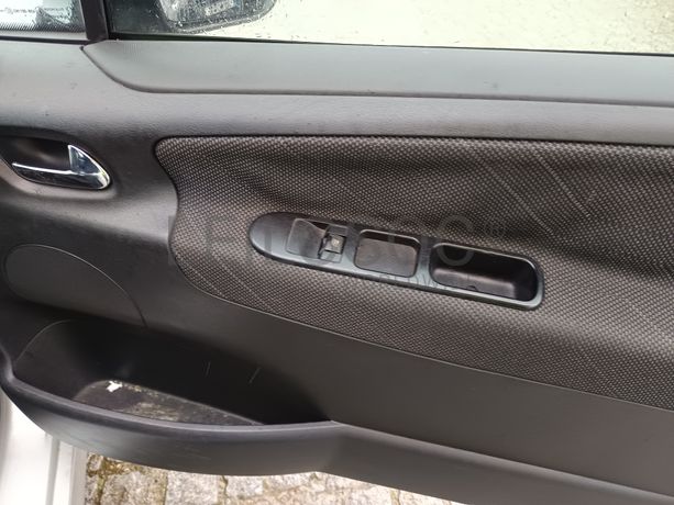 Peugeot 207 1.6 HDI · Ano 2009