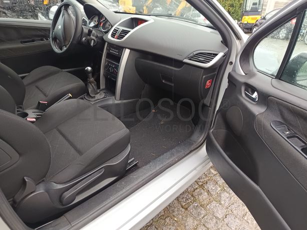 Peugeot 207 1.6 HDI · Ano 2009