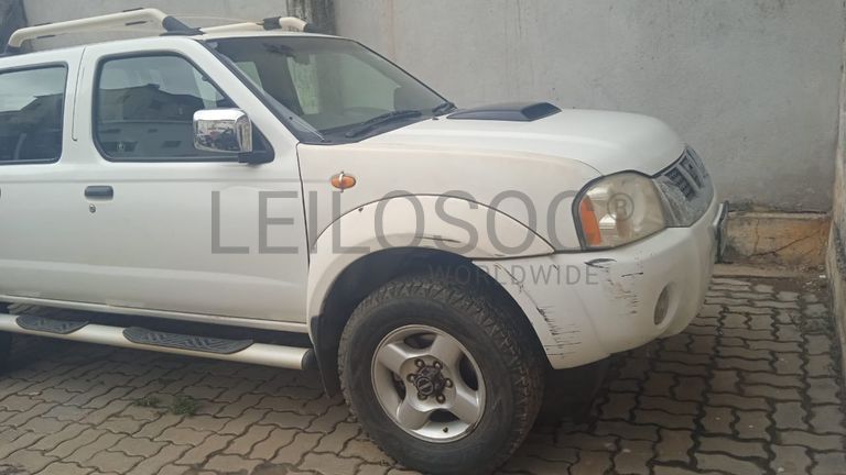 NISSAN HARDBODY NP300