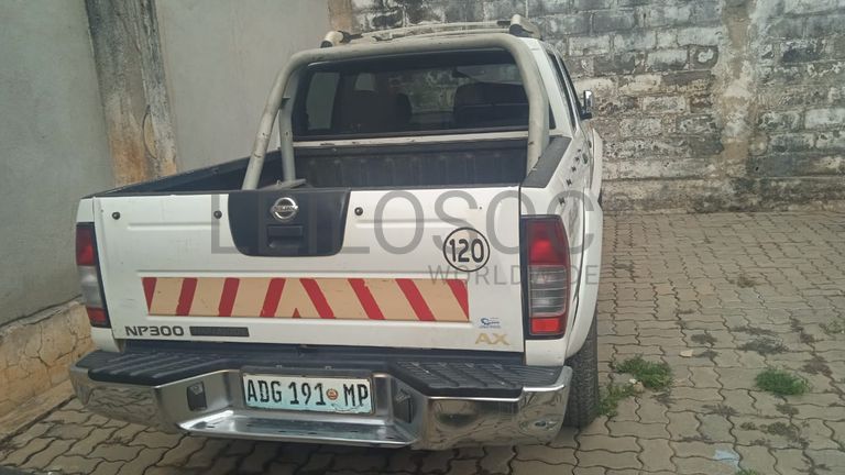 NISSAN HARDBODY NP300