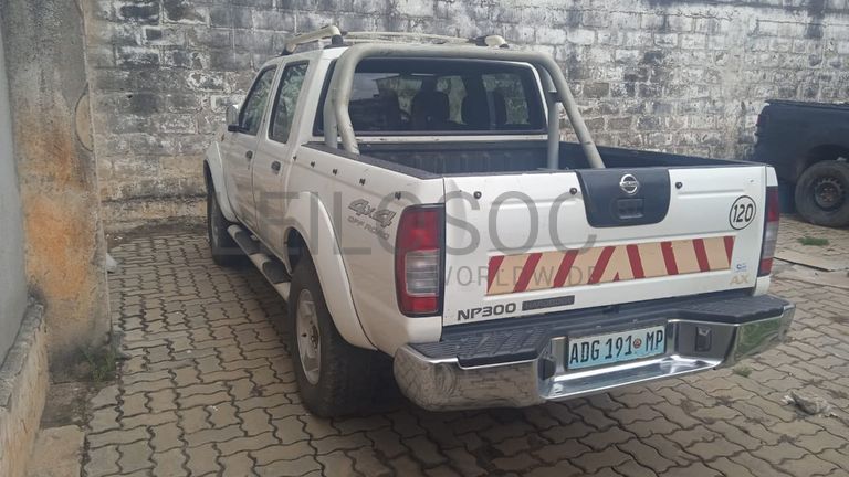 NISSAN HARDBODY NP300