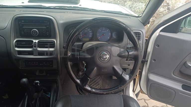 NISSAN HARDBODY NP300