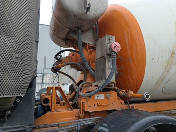 Autobetoneira Mercedes-Benz 3236 B · Ano 2008