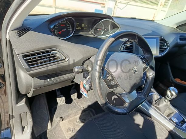 Peugeot 308 · Ano 2014