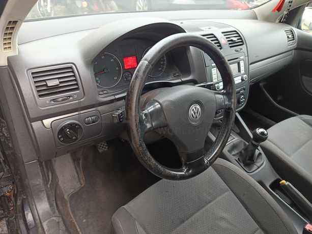 Volkswagen Golf · Ano 2005
