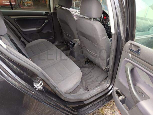 Volkswagen Golf · Ano 2005