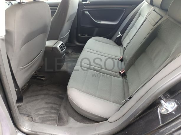 Volkswagen Golf · Ano 2005