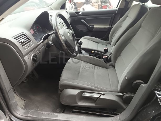 Volkswagen Golf · Ano 2005