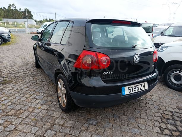 Volkswagen Golf · Ano 2005