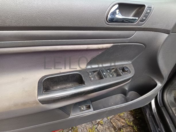 Volkswagen Golf · Ano 2005