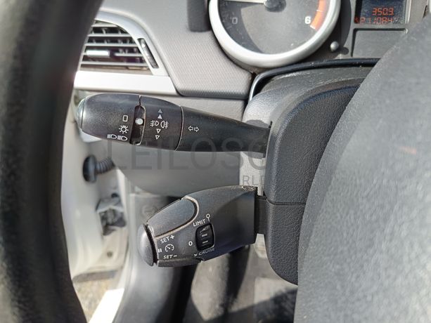 Peugeot 207 · Ano 2011