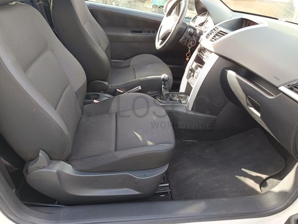 Peugeot 207 · Ano 2011