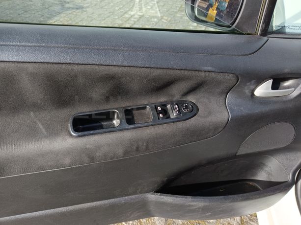 Peugeot 207 · Ano 2011