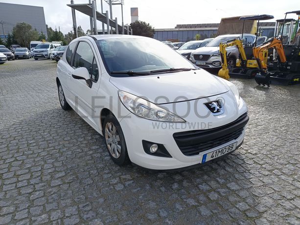 Peugeot 207 · Ano 2011