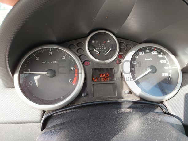 Peugeot 207 · Ano 2011