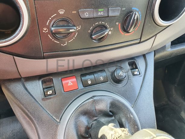 Peugeot Partner · Ano 2016