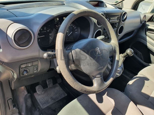 Peugeot Partner · Ano 2016