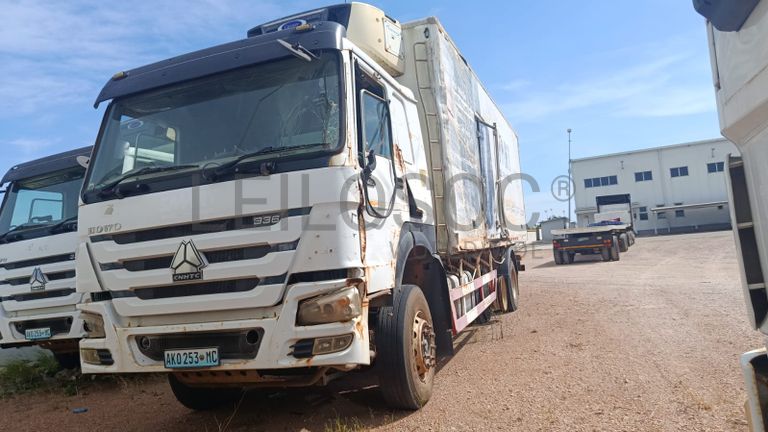 Camião frigorífico Sinotruk Howo 336