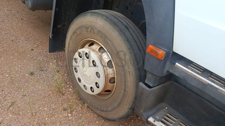 Camião frigorífico Sinotruk Howo 336