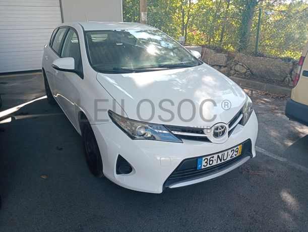 Toyota Auris · Ano 2013