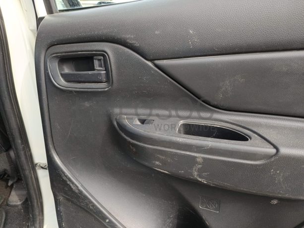 Mitsubishi L200 2.3 DI-D 4 WD Space CAB · Ano 2022