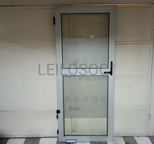 Porta de vidro e alumínio