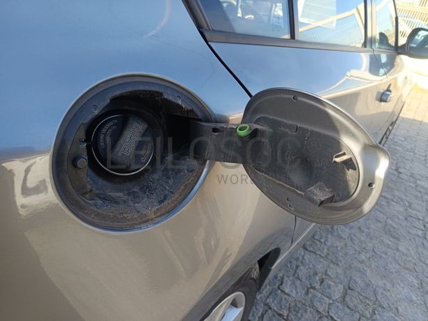 BMW 118d · Ano 2011