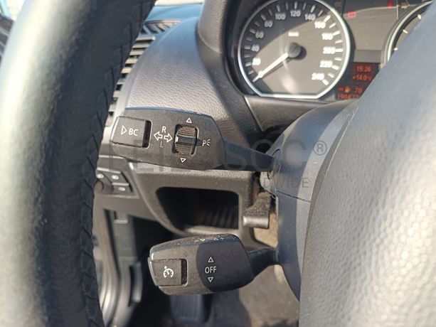 BMW 118d · Ano 2011