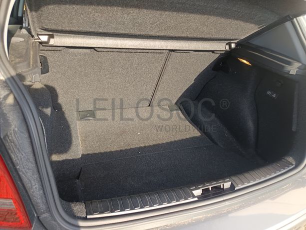 BMW 118d · Ano 2011