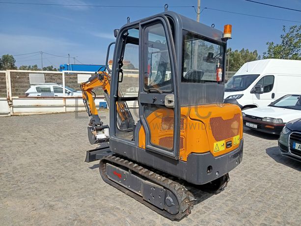 Mini Giratória Infront YFE20 · Ano 2023