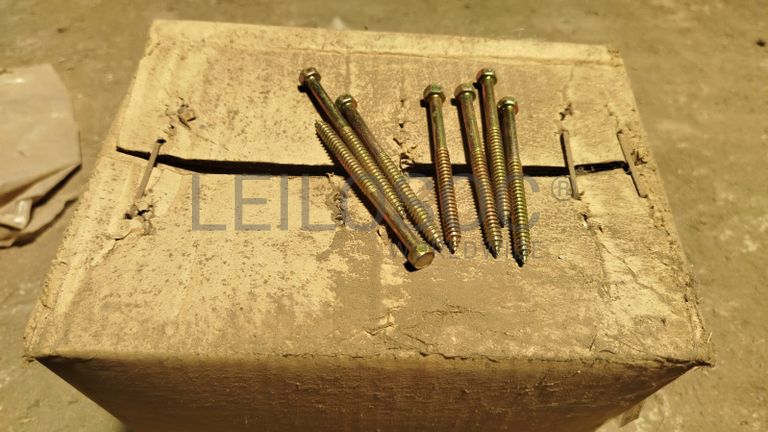 Caixa de 25kg de Parafusos (14x80)