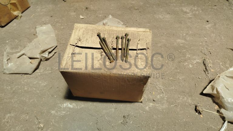 Caixa de 25kg de Parafusos (14x80)