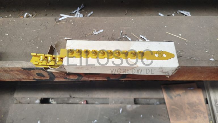 Rebites e Balas amarelas