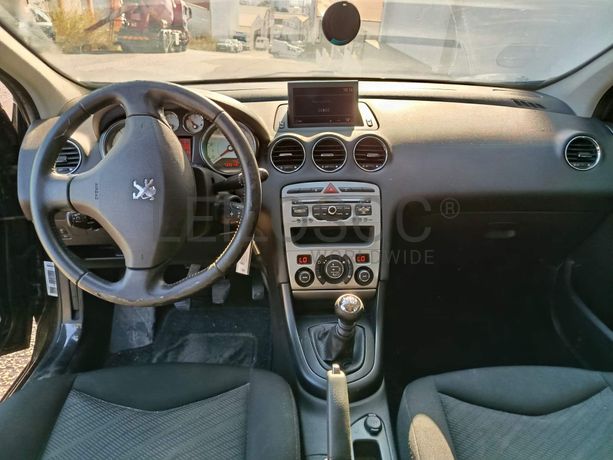 Peugeot 308 · Ano 2010