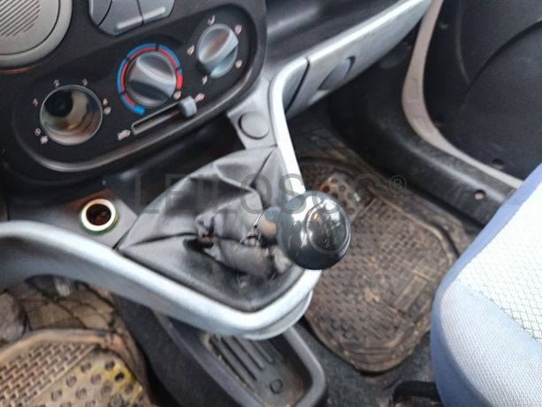 Fiat Doblo I Cargo (223) 1.9 JTD · Ano 2005