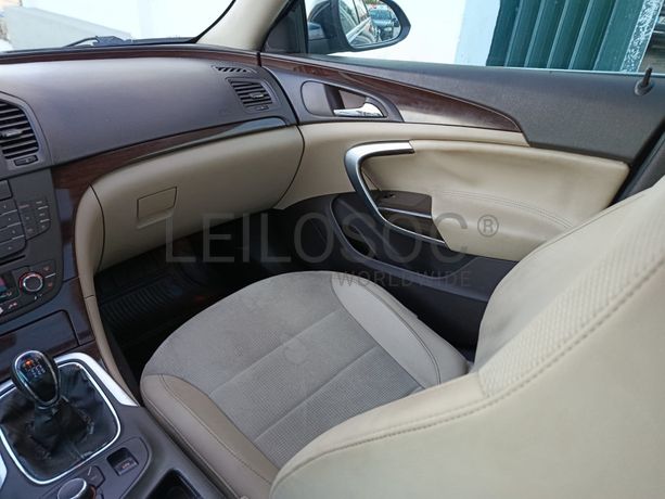 Opel Insígnia Sports Tourer · Ano 2011