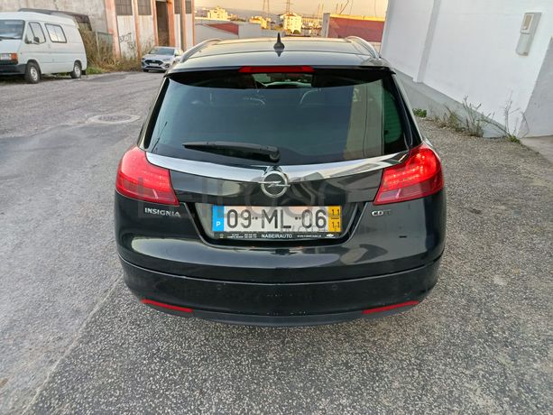 Opel Insígnia Sports Tourer · Ano 2011