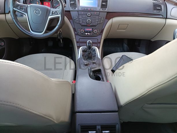 Opel Insígnia Sports Tourer · Ano 2011